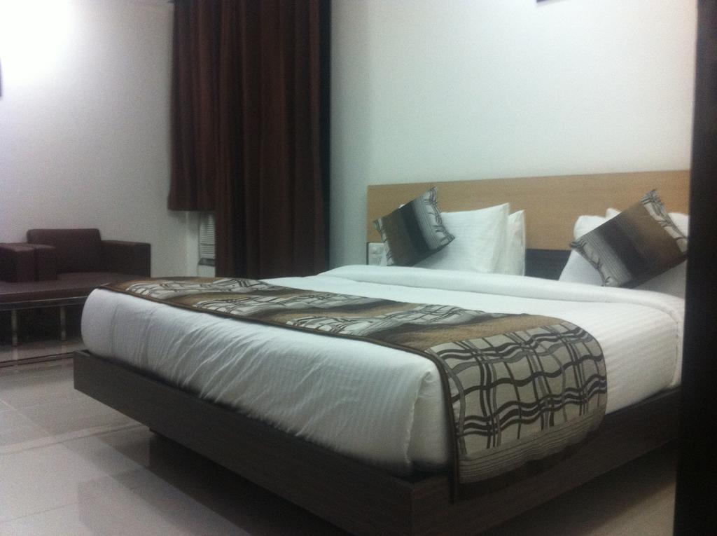 Hotel O Cyber Inn Gurgaon Exterior photo