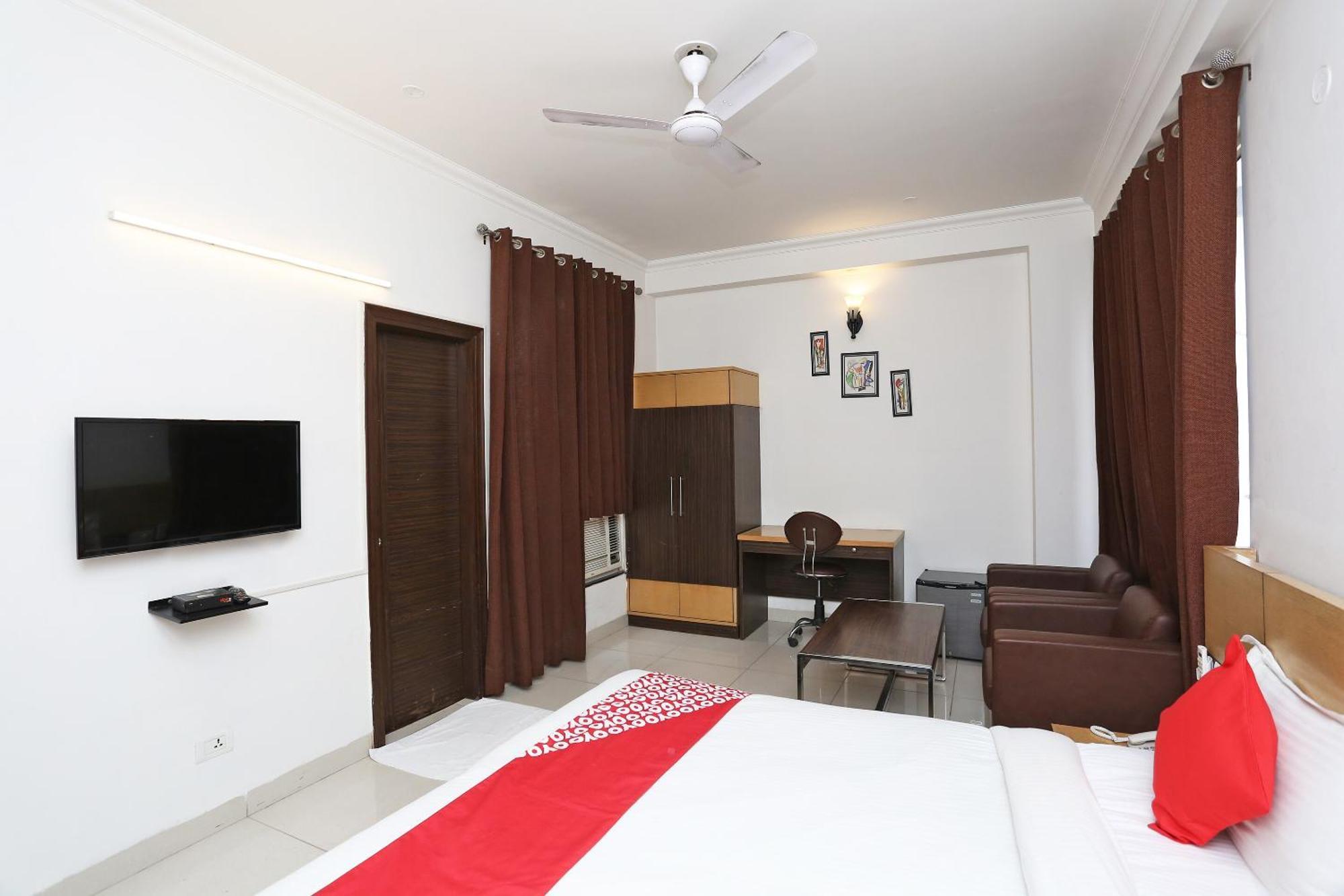 Hotel O Cyber Inn Gurgaon Exterior photo