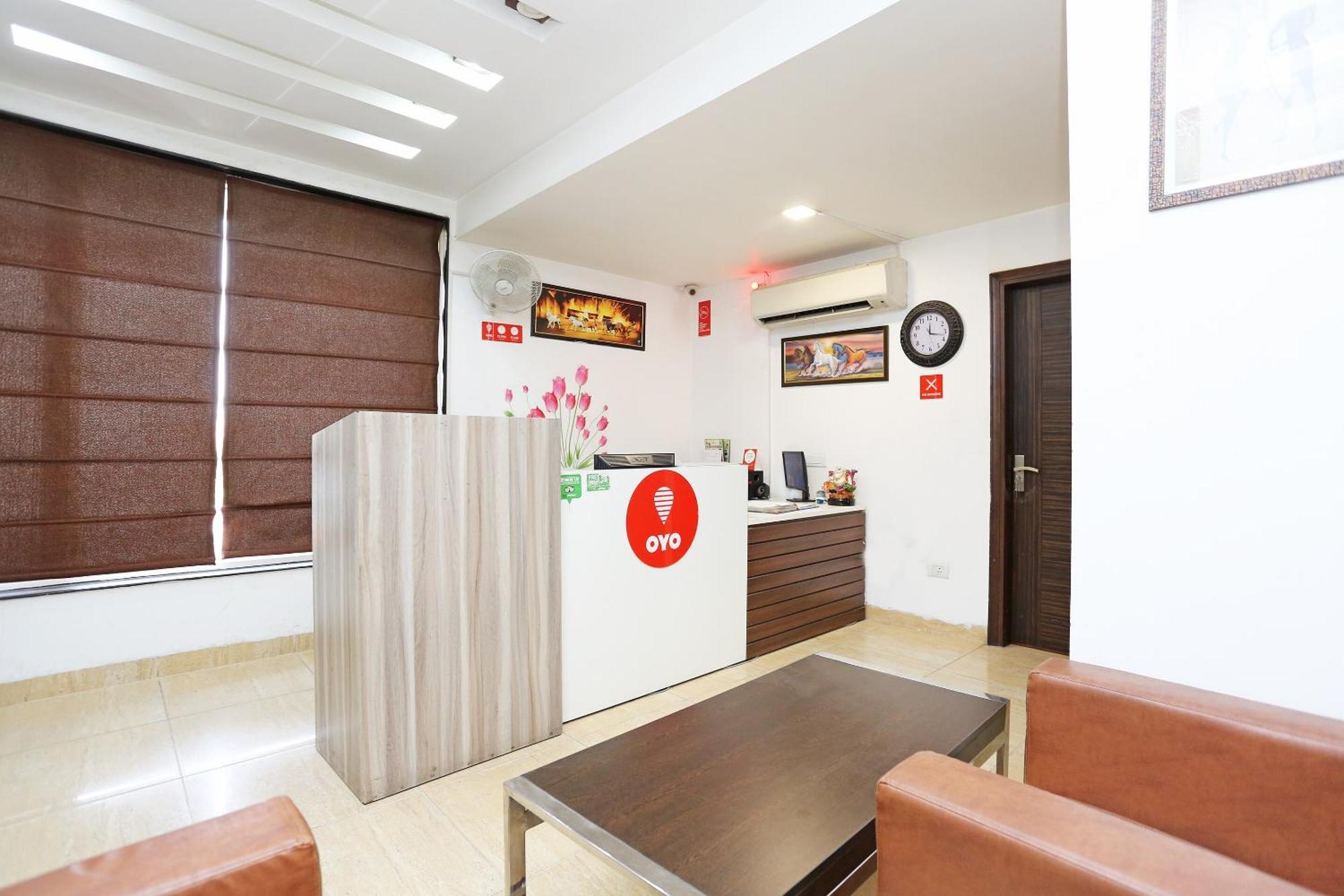 Hotel O Cyber Inn Gurgaon Exterior photo
