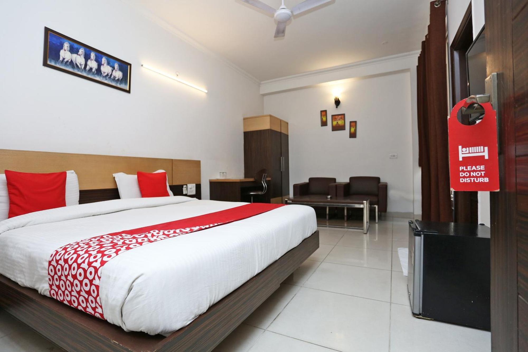 Hotel O Cyber Inn Gurgaon Exterior photo