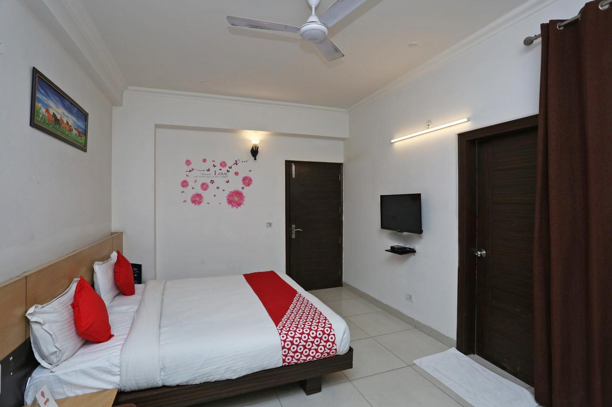 Hotel O Cyber Inn Gurgaon Exterior photo