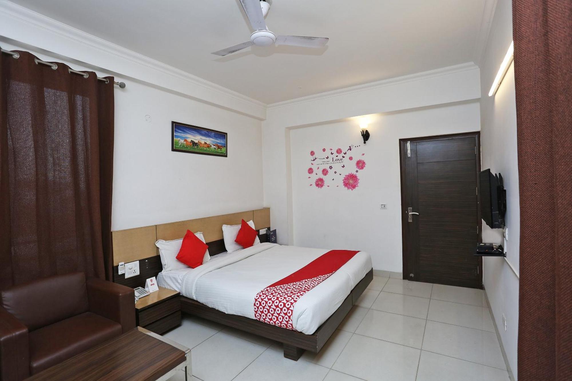 Hotel O Cyber Inn Gurgaon Exterior photo