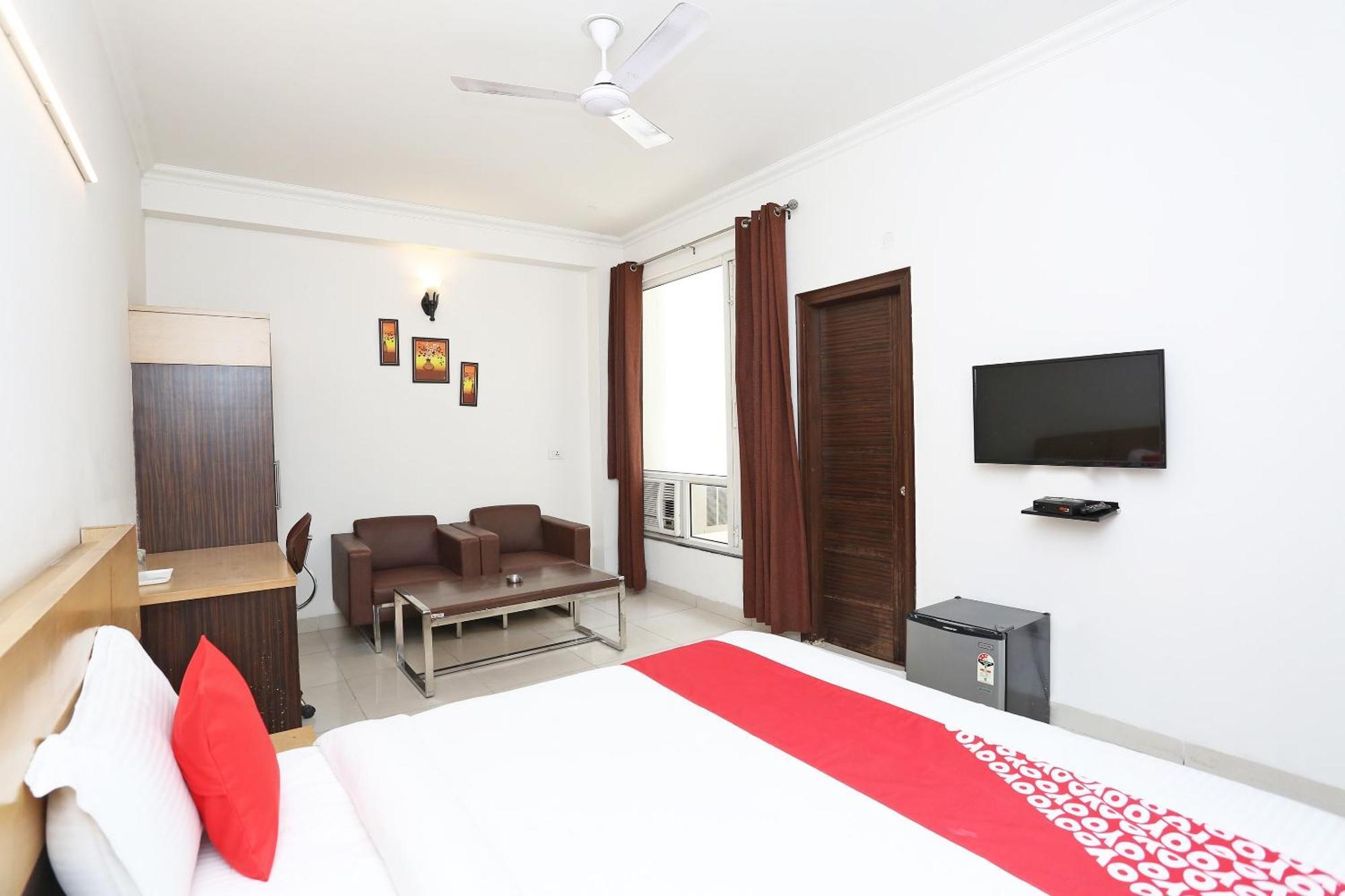 Hotel O Cyber Inn Gurgaon Exterior photo