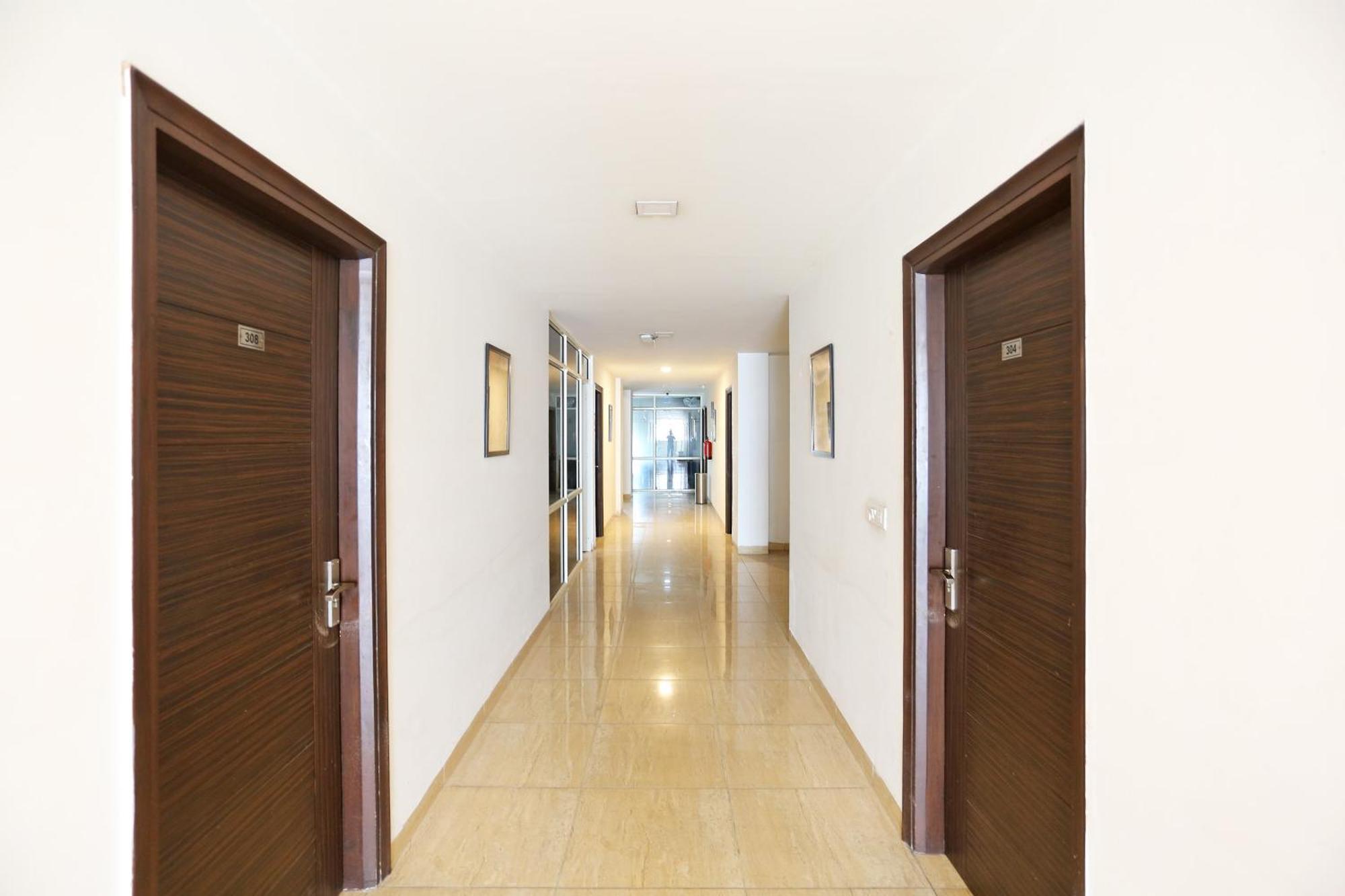 Hotel O Cyber Inn Gurgaon Exterior photo