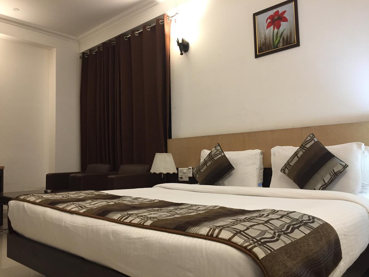 Hotel O Cyber Inn Gurgaon Exterior photo