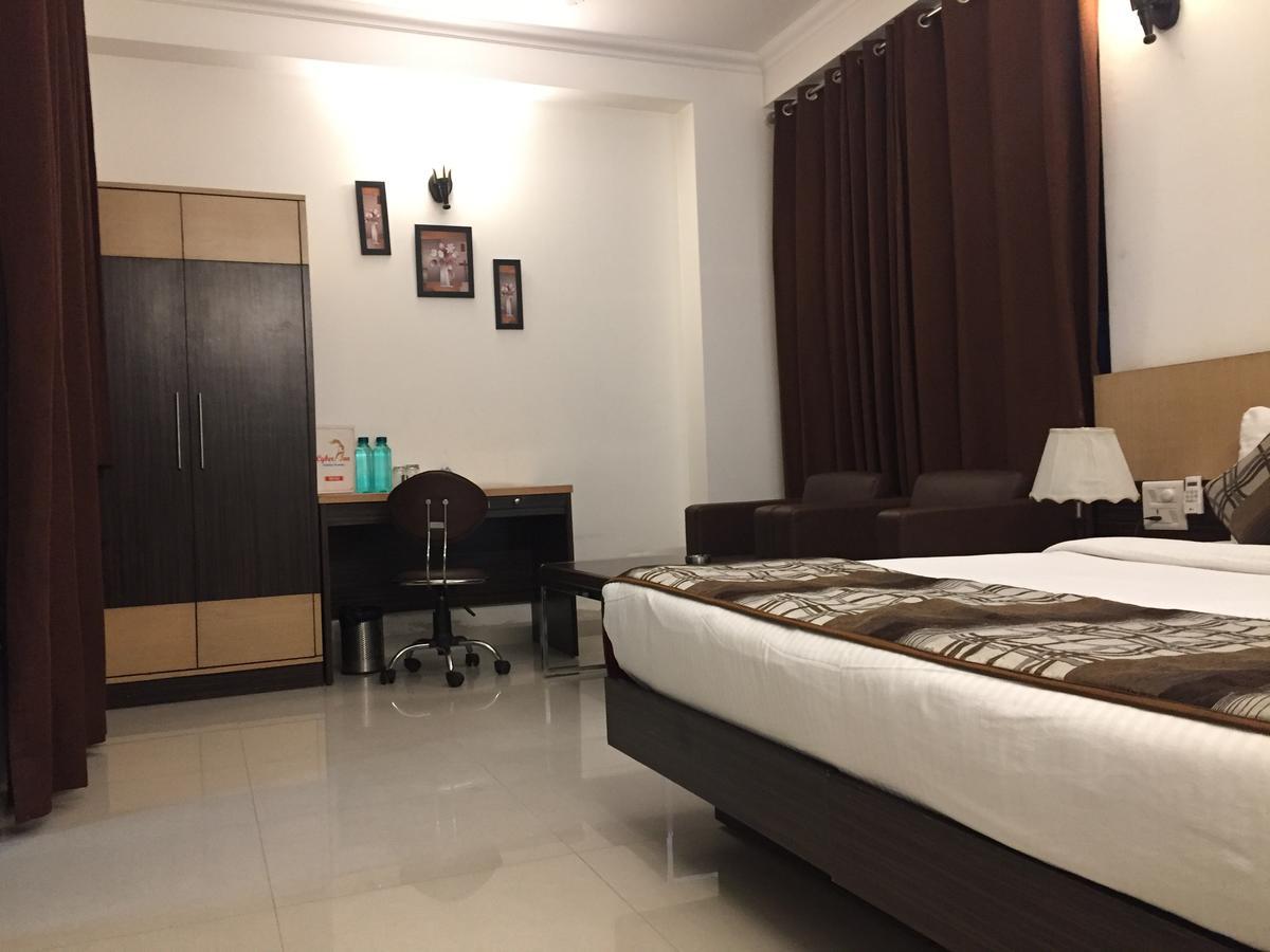 Hotel O Cyber Inn Gurgaon Exterior photo